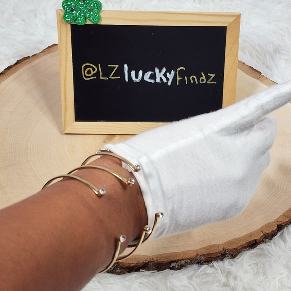 Bangle Wrist Bracelet color gold Metal/ Pre-owned EXCELLENT CONDITION - Picture 7 of 10